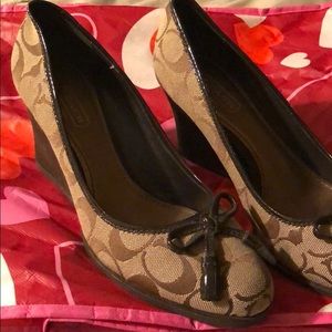Coach Shoes 6 1/2 fits a size 7